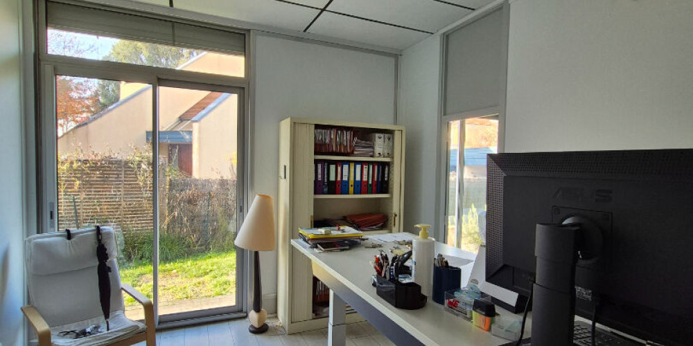 local industriel à PAU (64000)